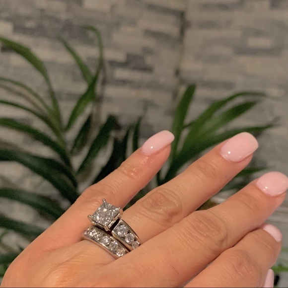 SOLD ✨Diamond 2 piece set - Picture 2 of 7